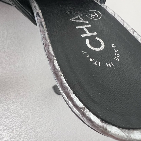 CHANEL | Black Leather Pointed High Heel Mules CC Logo Silver Scales EU 37.5 - Picture 8 of 14